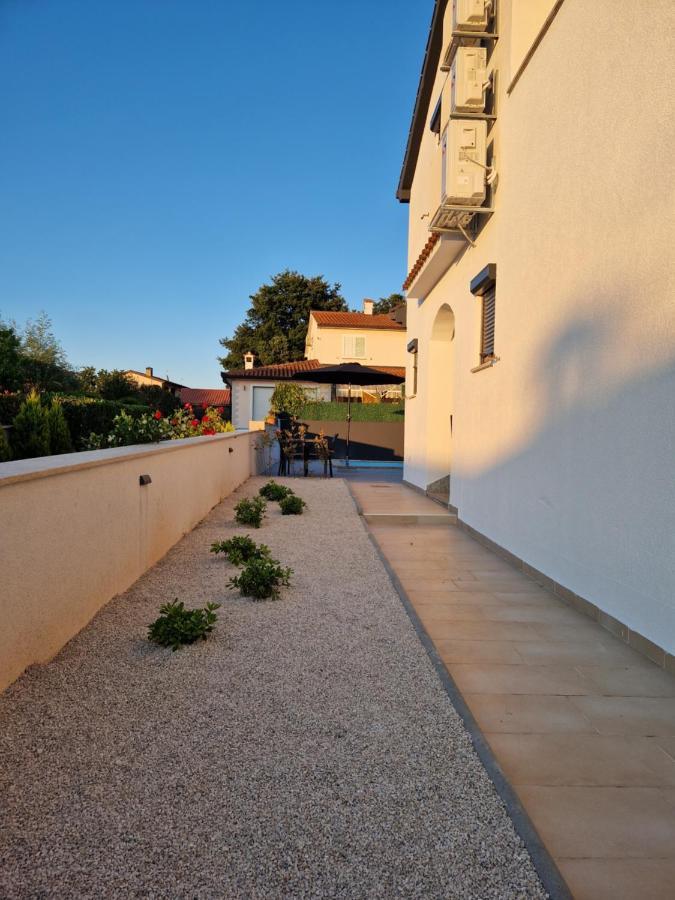 Villa Castanea - Kuca Za Odmor S Bazenom Kukci Exteriér fotografie